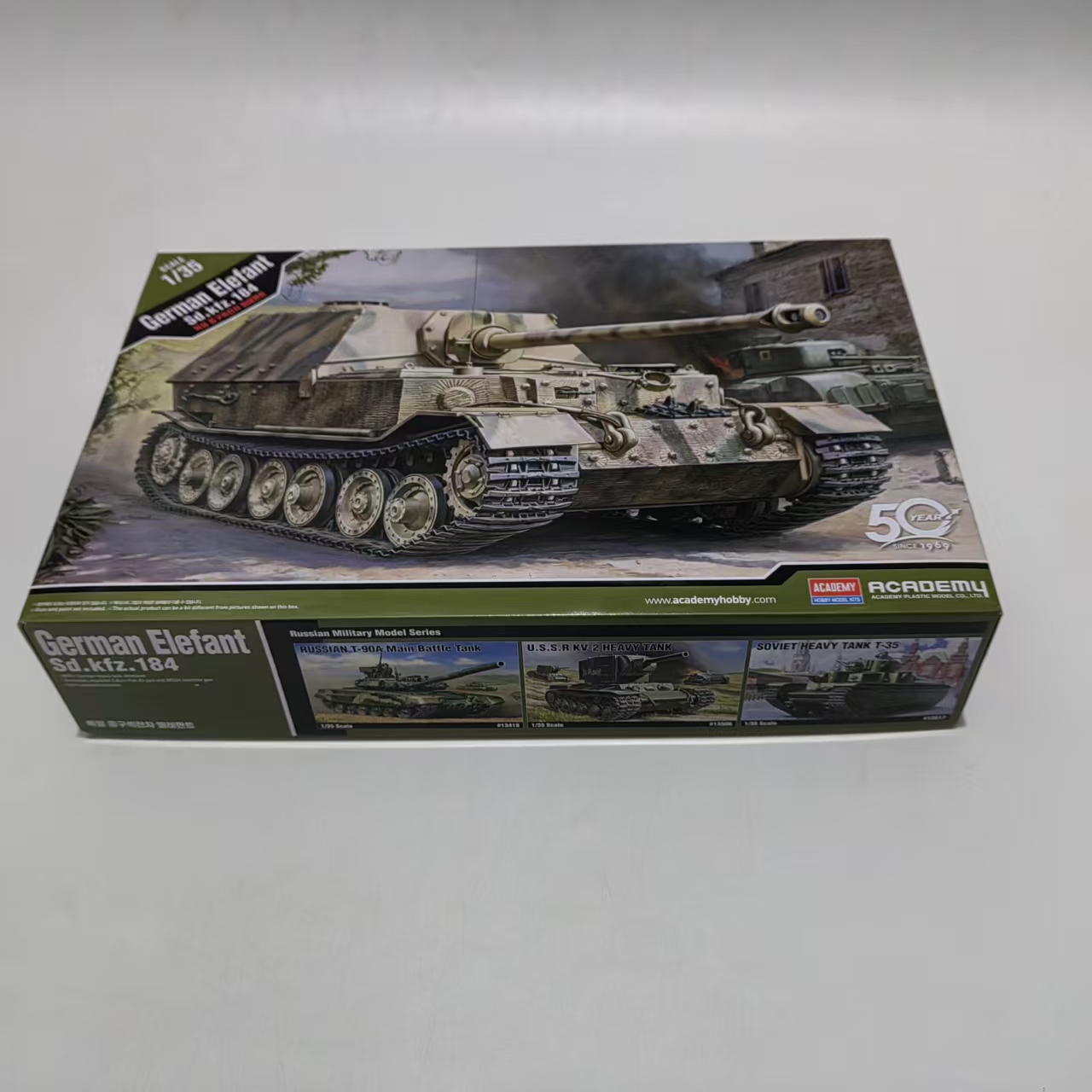 Model Kit History - AC13537 ACADEMY 1/35 Elefant Sd.kfz.184 Zestaw