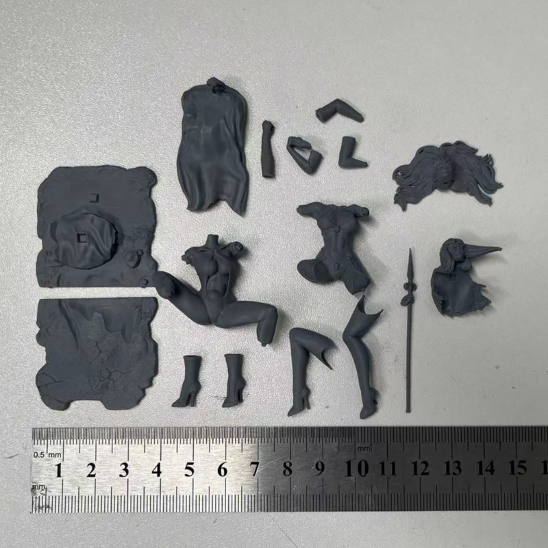 1/24 Vampirella w skali kontra – Model Kit Vs Figure recenzja i cena